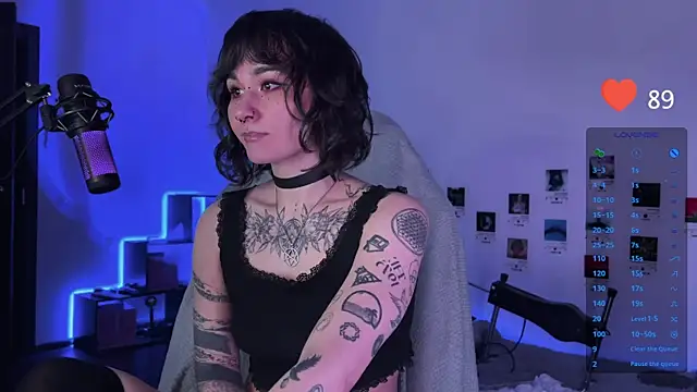 deadlysweet online show from December 16, 11:18 pm