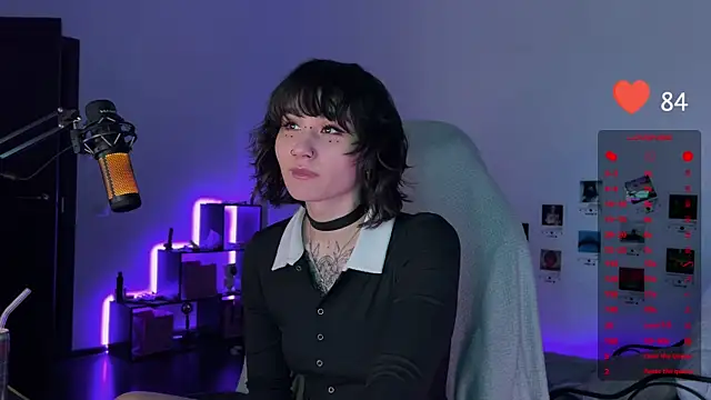 deadlysweet online show from February 12, 4:54 am