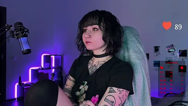 deadlysweet online show from February 15, 9:59 pm