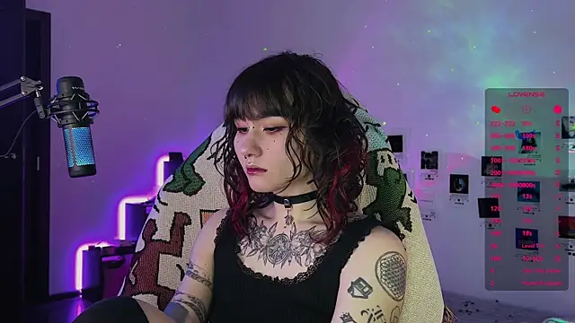 deadlysweet online show from October 10, 12:42 am