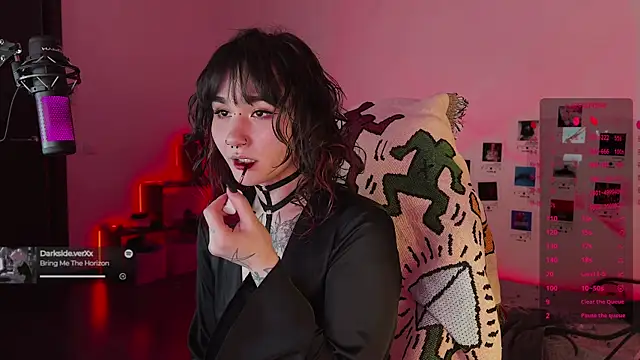 deadlysweet online show from November 23, 1:05 am