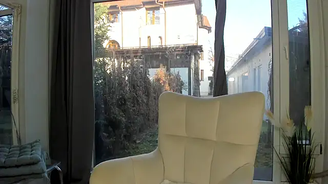 Selena Reeves online show from February 10, 7:04 am