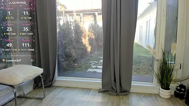 Selena Reeves online show from March 8, 6:54 am