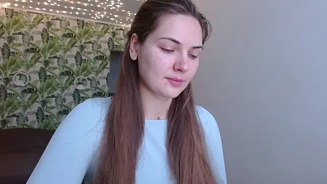 Snapshot of Olivia_shine chatting on October 24, 4:20 am Olivia shine online show from October 24, 4:20 am