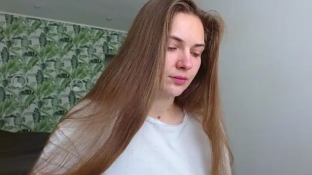 Snapshot of Olivia_shine chatting on October 29, 5:20 am Olivia shine online show from October 29, 5:20 am