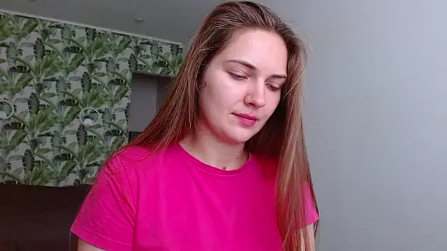 Snapshot of Olivia_shine chatting on November 4, 5:28 am Olivia shine online show from November 4, 5:28 am