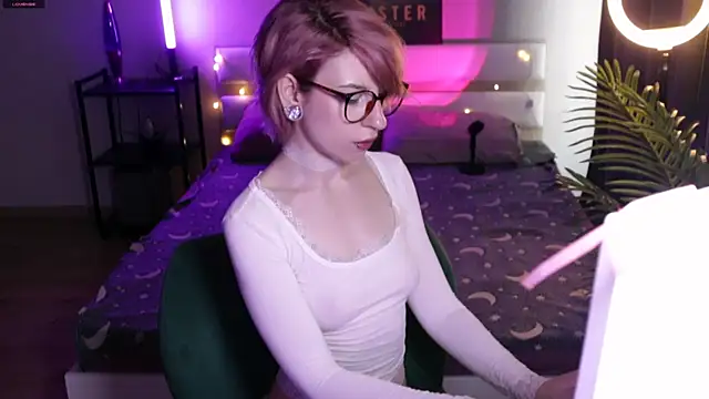 Snapshot of _Moonlight_t chatting on May 20, 7:47 am Moonlight t online show from May 20, 7:47 am