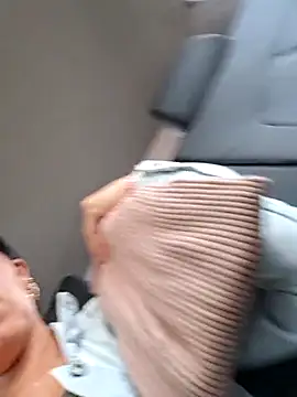 Emily Wane online show from April 23, 4:53 pm