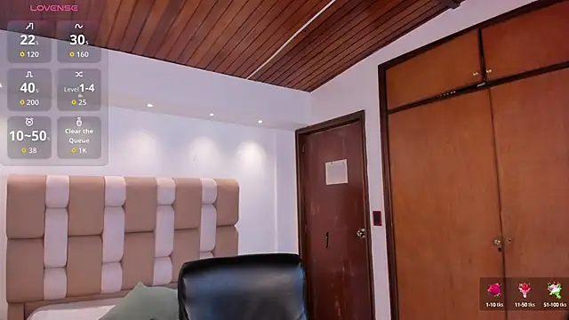 victoria mooree online show from October 3, 4:48 pm