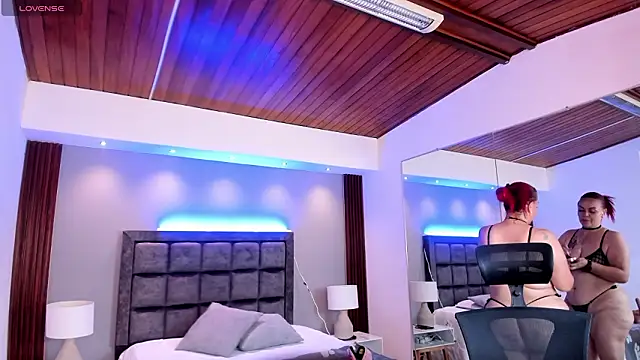 victoria mooree online show from February 4, 5:08 pm