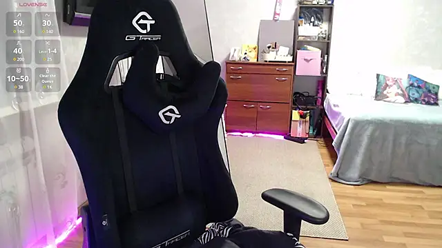 Snapshot of Little_Soph chatting on March 15, 3:51 am Little Soph online show from March 15, 3:51 am