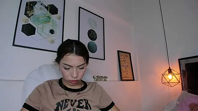 amysc online show from February 16, 11:39 am