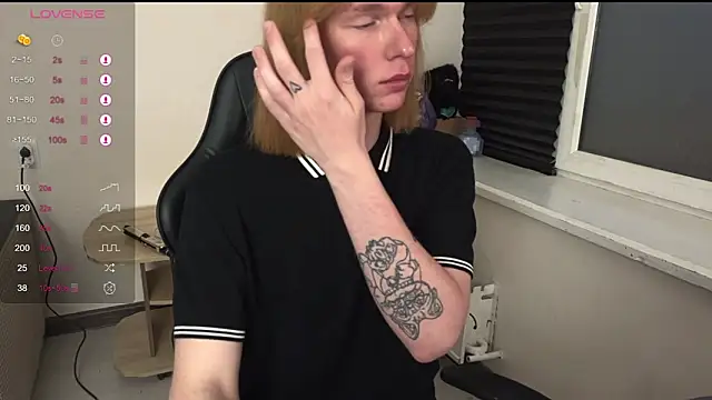 carthylovvve online show from March 19, 3:49 pm