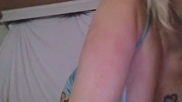 Snapshot of SexxxiLexiiii chatting on June 6, 1:00 am SexxxiLexiiii online show from June 6, 1:00 am