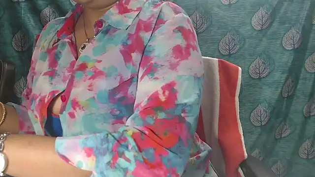 Sophia your online show from March 1, 3:38 pm