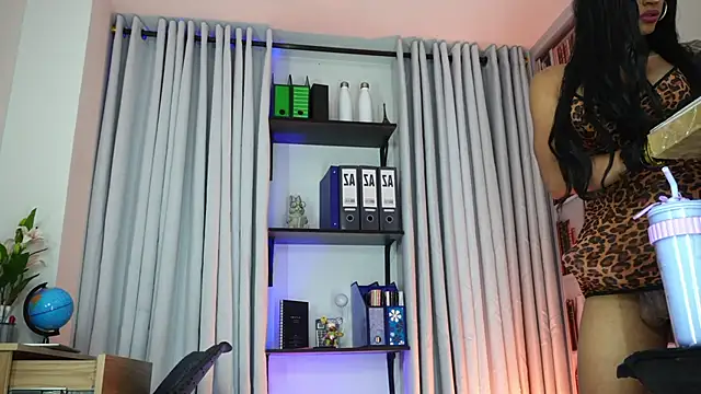  Crystal evains online show from April 18, 3:27 pm