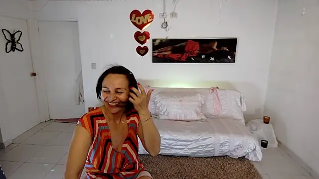 Snapshot of lollita_23_ chatting on April 24, 8:33 pm lollita 23 online show from April 24, 8:33 pm