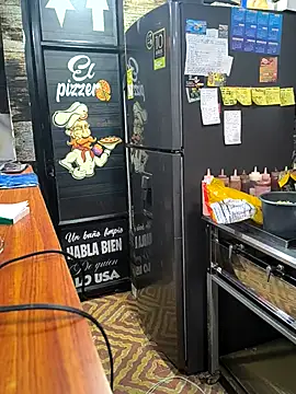 Snapshot of jennstudio93 chatting on November 4, 7:18 am jennstudio93 online show from November 4, 7:18 am