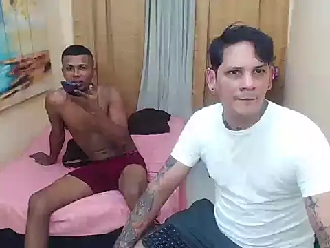 Snapshot of two_monstercock chatting on November 5, 7:25 pm two monstercock online show from November 5, 7:25 pm