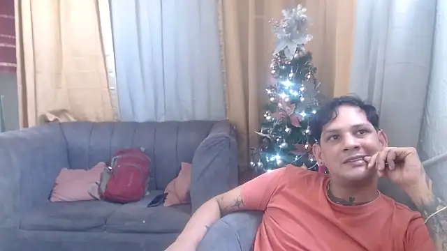 Snapshot of two_monstercock chatting on December 15, 8:02 pm two monstercock online show from December 15, 8:02 pm