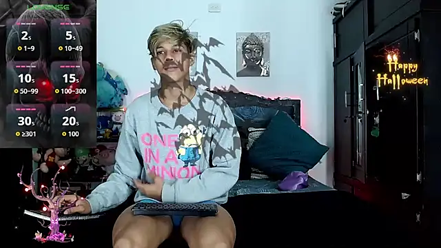 Liamscott  online show from October 22, 7:02 pm