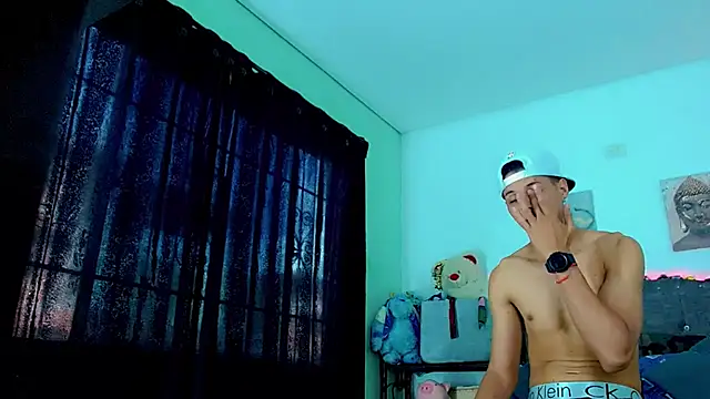 Liamscott  online show from February 24, 9:57 pm