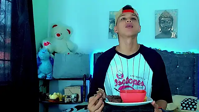 Liamscott  online show from March 7, 8:06 pm