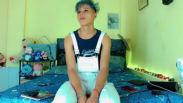 Liamscott  online show from March 22, 8:12 pm