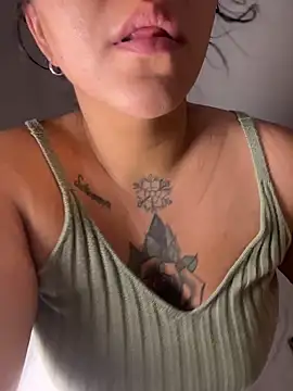 JulianaCastillo online show from June 3, 9:12 am