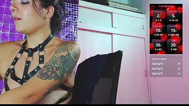 Snapshot of purple_em69 chatting on March 2, 10:59 pm purple em69 online show from March 2, 10:59 pm