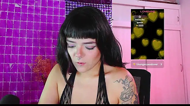 Snapshot of purple_em69 chatting on March 14, 2:10 am purple em69 online show from March 14, 2:10 am