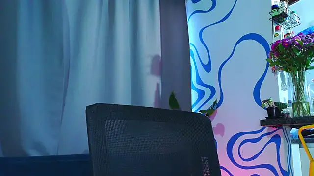 Snapshot of purple_em69 chatting on November 2, 10:45 pm purple em69 online show from November 2, 10:45 pm