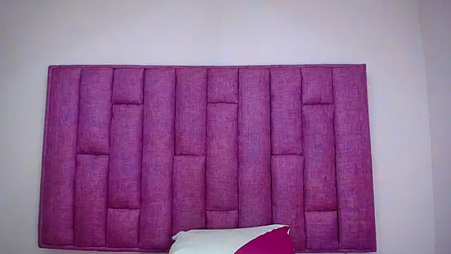 CrushOnMe  online show from October 31, 7:37 pm