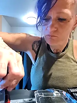 renegade vyxxen online show from April 18, 6:23 pm