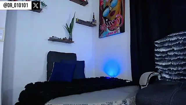 HillAndJack333 online show from December 19, 4:52 am