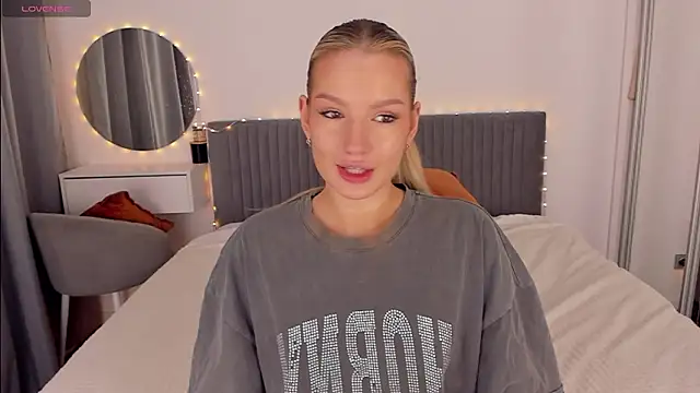 CassieRayss online show from February 13, 5:03 am