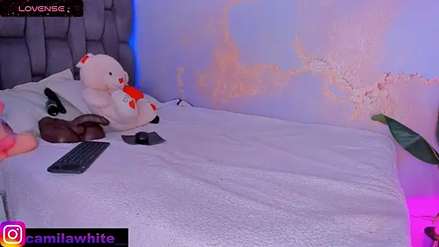 camilawhite   online show from February 23, 9:05 pm