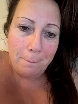 xsexycurvymilf online show from November 27, 8:16 am