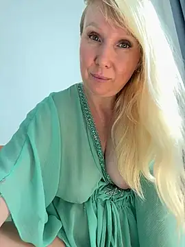 EmmaInLove23 online show from February 27, 2:33 am