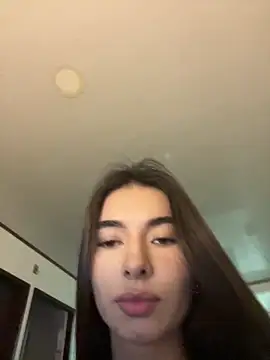 Coralinee 01 online show from May 26, 11:12 pm