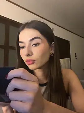 Coralinee 01 online show from June 4, 1:00 am