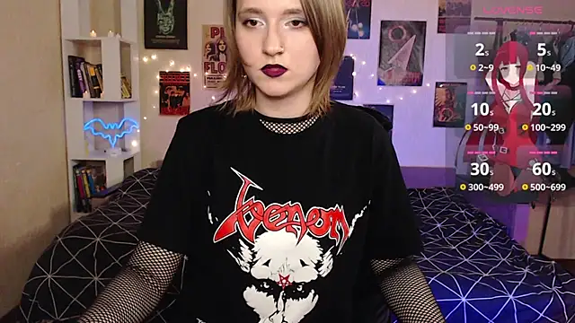 Snapshot of Viper_kiss chatting on October 2, 12:01 pm Viper kiss online show from October 2, 12:01 pm