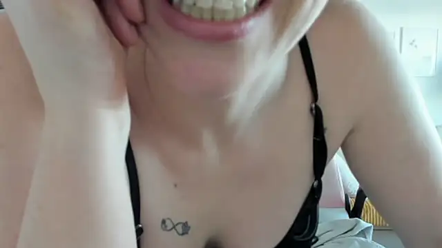 Snapshot of emmita69_ chatting on January 19, 9:55 am emmita69 online show from January 19, 9:55 am