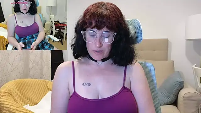 emmita69  online show from March 18, 11:19 pm