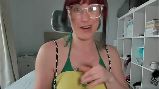 emmita69  online show from April 21, 5:50 pm