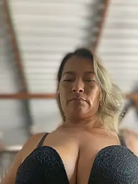 Snapshot of Jlo_69 chatting on December 4, 10:30 pm Jlo 69 online show from December 4, 10:30 pm