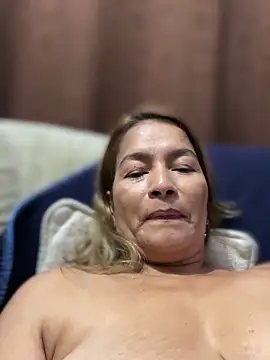 Snapshot of Jlo_69 chatting on February 2, 1:34 am Jlo 69 online show from February 2, 1:34 am