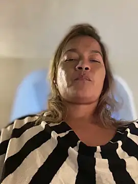 Snapshot of Jlo_69 chatting on February 6, 1:38 am Jlo 69 online show from February 6, 1:38 am