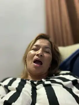 Snapshot of Jlo_69 chatting on February 6, 4:42 am Jlo 69 online show from February 6, 4:42 am