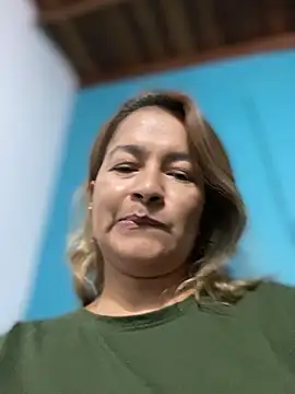 Snapshot of Jlo_69 chatting on February 14, 12:09 am Jlo 69 online show from February 14, 12:09 am